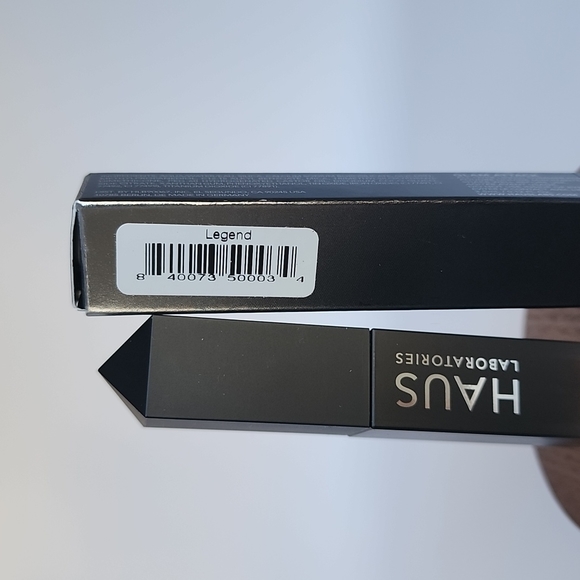 Haus Laboratories Glam Attack Liquid Shimmer Powder - Legend - Picture 3 of 7